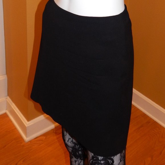 Bebe size 2P  BLACK SHORT SEXY Skirt - Picture 5 of 10
